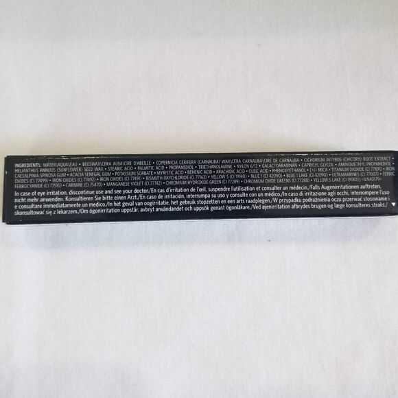 Bobbi Brown Cosmetics - Smokey Eye Mascara - Black - Picture 3 of 8